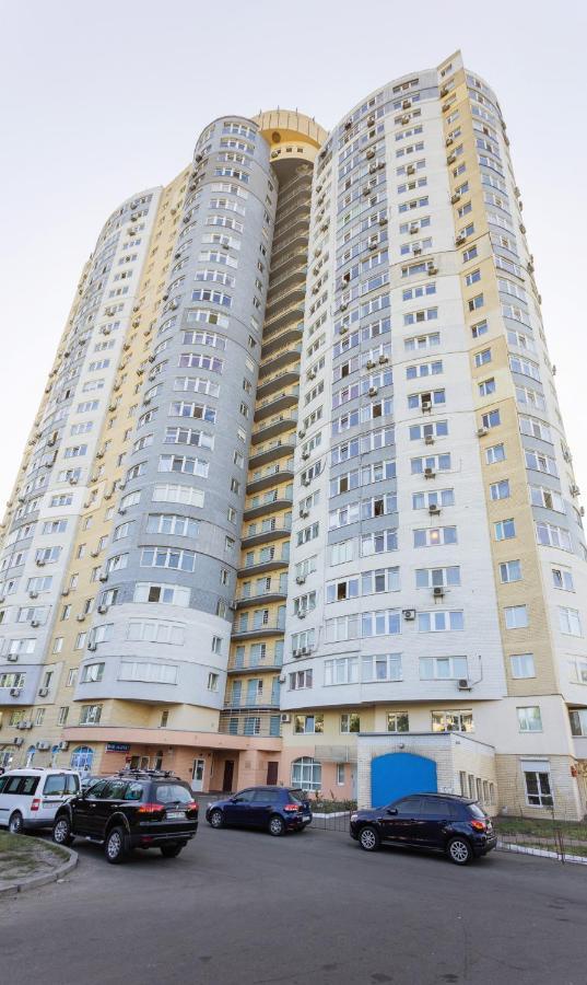 Apartments On Darnitsa Kiev Bagian luar foto