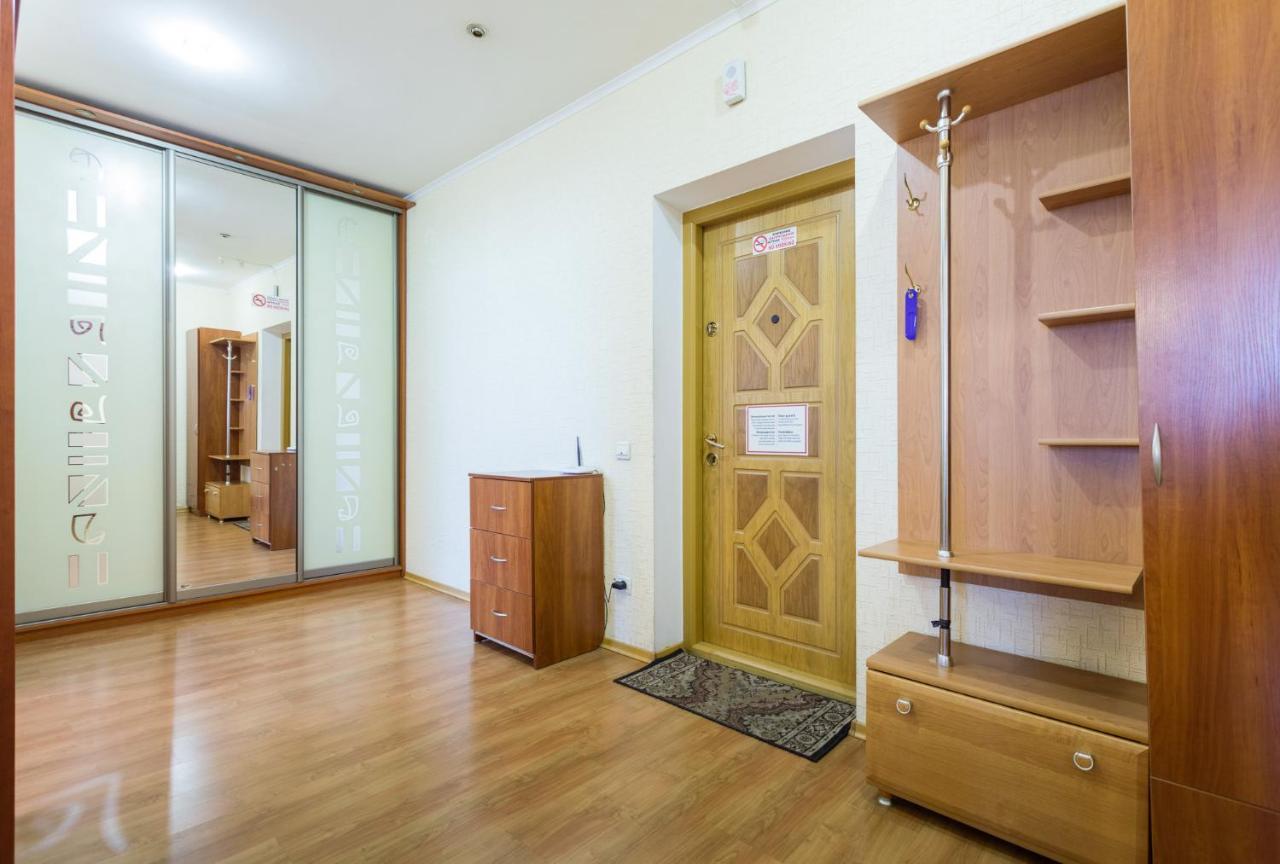Apartments On Darnitsa Kiev Bagian luar foto
