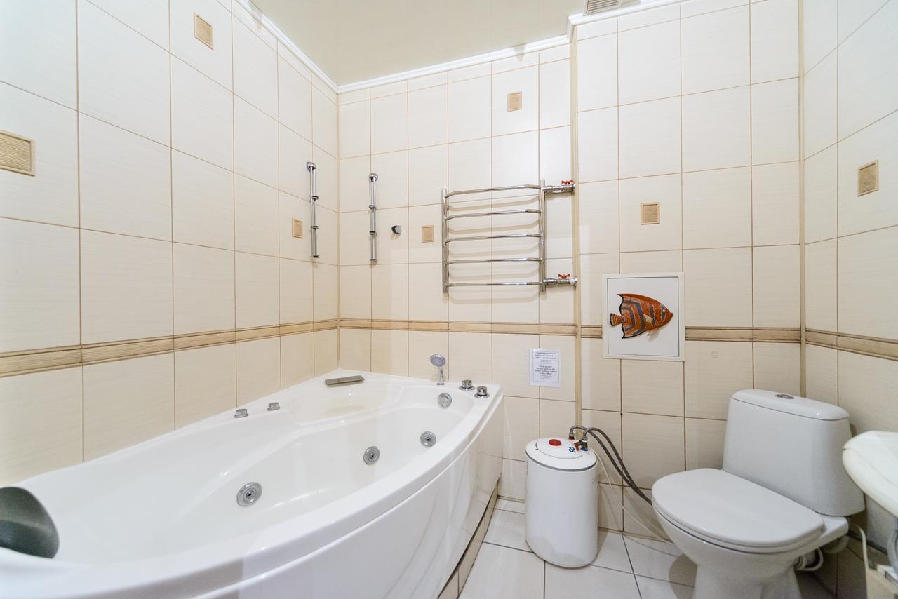 Apartments On Darnitsa Kiev Bagian luar foto